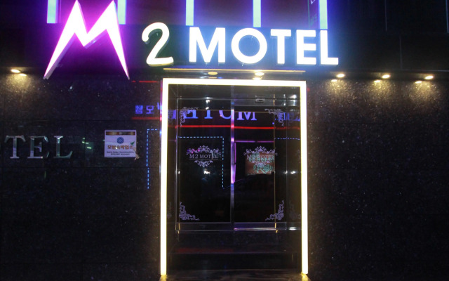 M2 motel