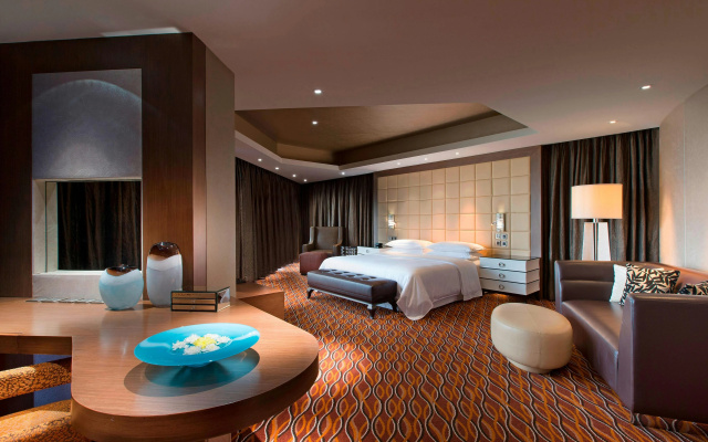 Sheraton Grand Bangalore Hotel at Brigade Gateway – Guest Rooms – Bangalore