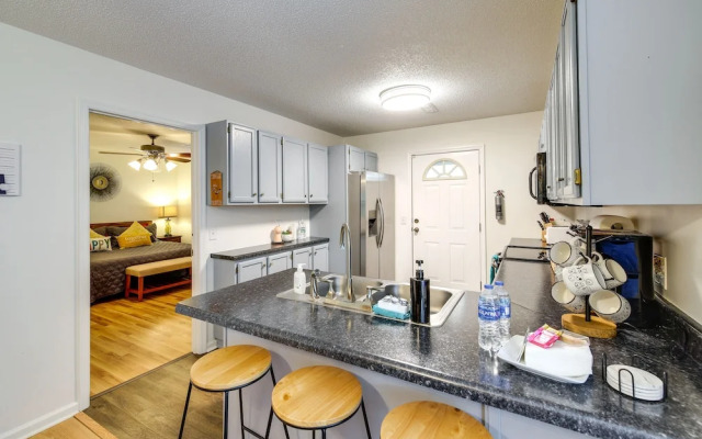 Pet-friendly Pigeon Forge Home w/ Deck!