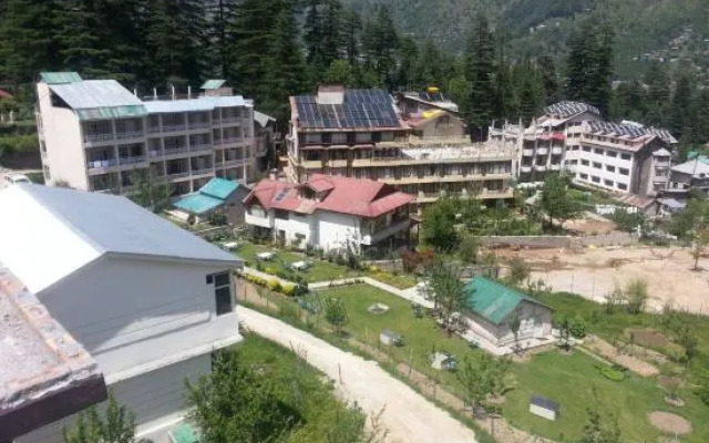 Hotel Manu Palace
