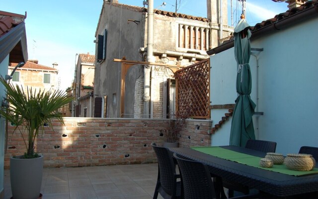 Loft With Terrace 10 Minutes From S Marco