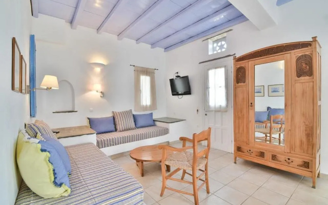 Golden Beach Studios & Suites