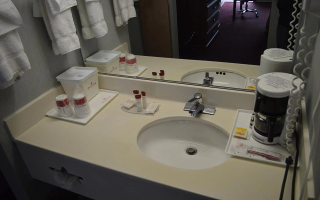 Red Carpet Inn Hazleton