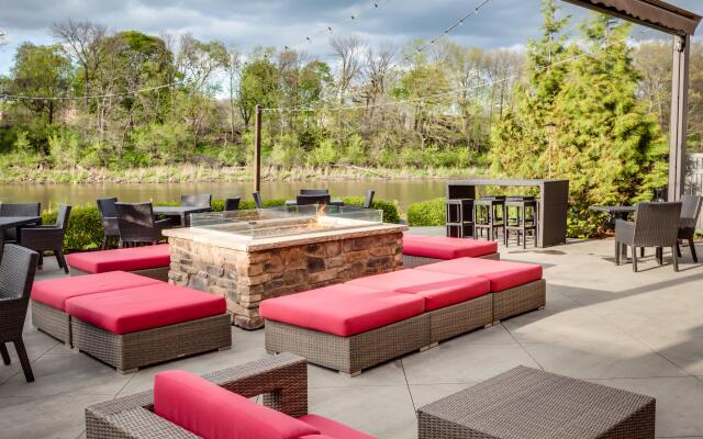 Holiday Inn Milwaukee Riverfront by IHG