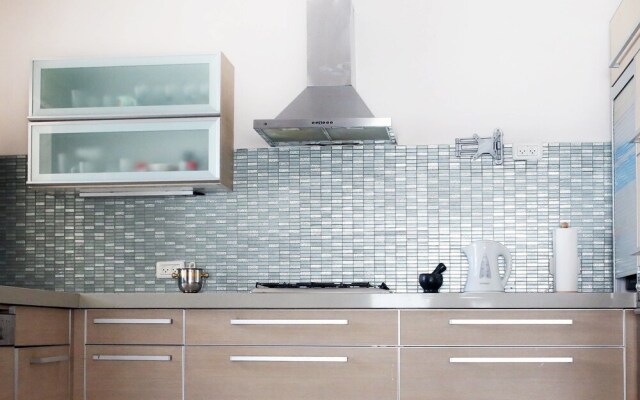 3BR balcony Hayarkon Tel Aviv