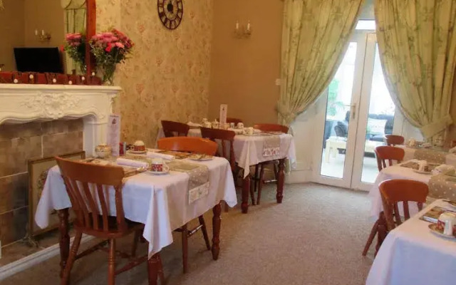 Kenwood Guest House — HOTEL IS CLOSED