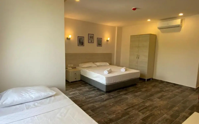 Dream Town Hotel & Restaurant