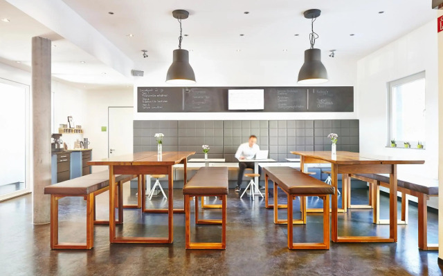 a2 HOTELS Plochingen