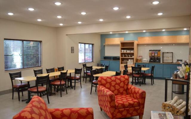 Country Inn & Suites  Fairview Heights IL