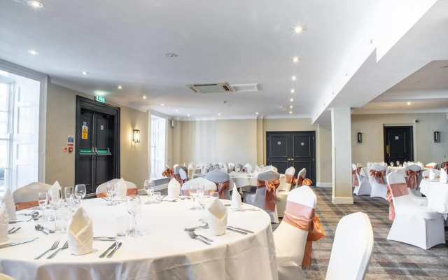 Arnos Manor Hotel