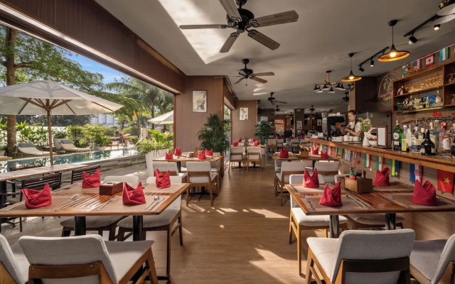 HA Ocean Front Hotel and Apartment