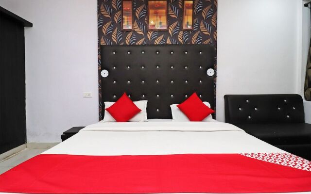 OYO 43850 Hotel Mn Galaxy