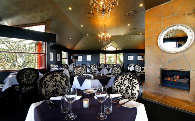Echoes Boutique Hotel and Restaurant