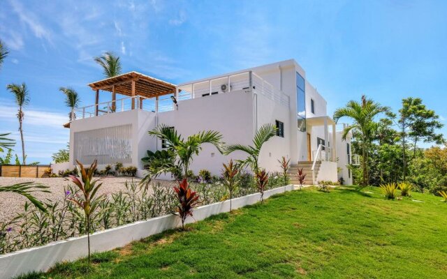 "magnificent new Modern Villa With sea View 5 Bedrooms"