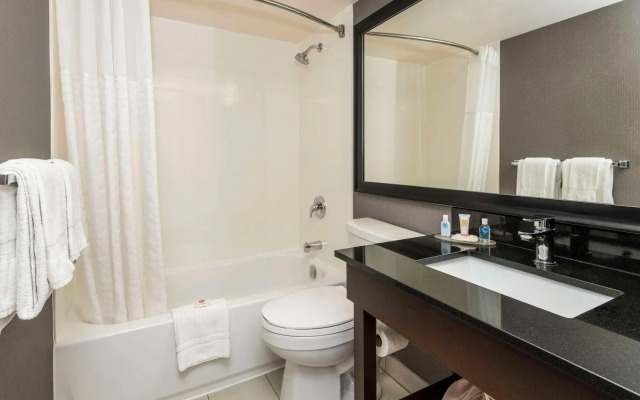 Comfort Inn East
