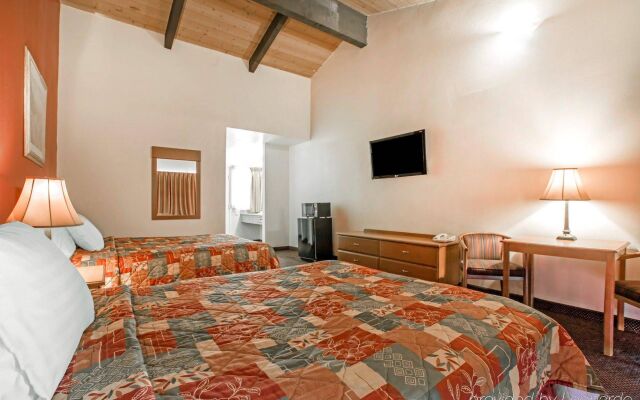 Rodeway Inn Fallbrook Downtown