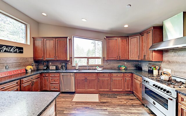 2015 South Lake Tahoe - 4 Br Home