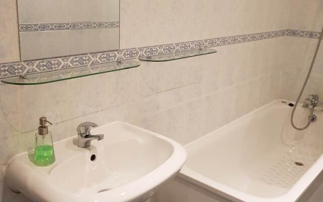 Modern 2 Bedroom Flat in Victoria - Zone 1