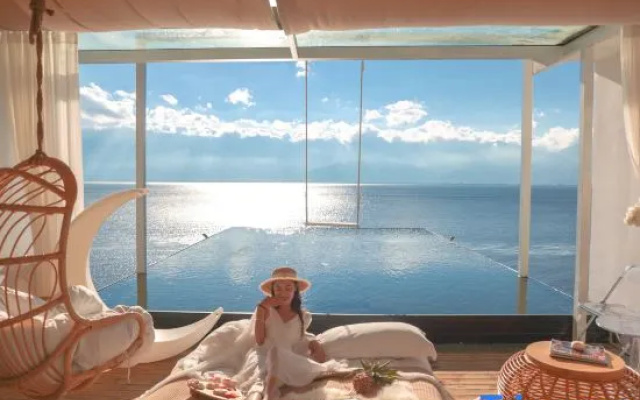 Brahmansu · Pure Soul | Holiday Villa Guanyun Sea View Light Luxury Inn (Dali Erhai Branch) – Beach – Dali