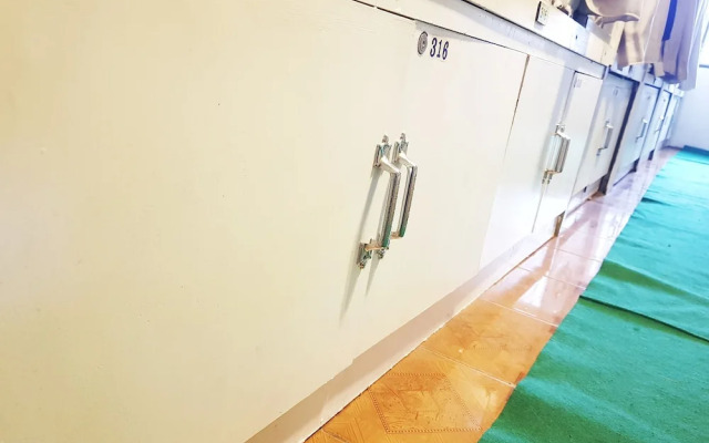 Green Box Hotel - Hostel
