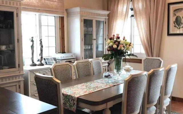 Sea & Wind Rose Villa