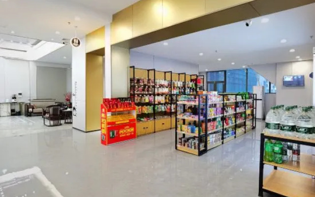 Royal Hot Spring Theme Inn