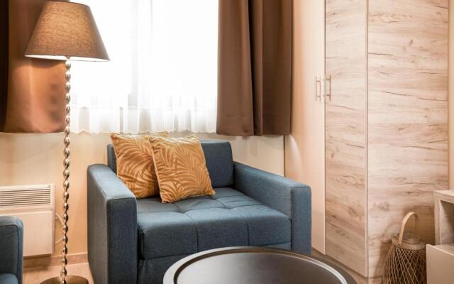 Sky Cabin Apartments