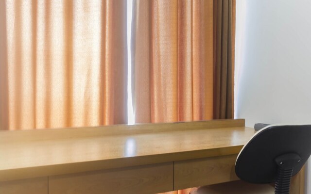 Comfy And Homey Studio Room At Grand Kamala Lagoon Apartment