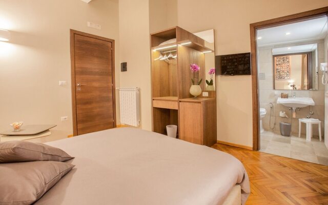 Deluxe Room Naples City Center