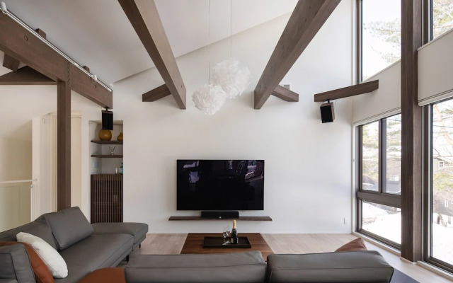 Silver Maple Chalet