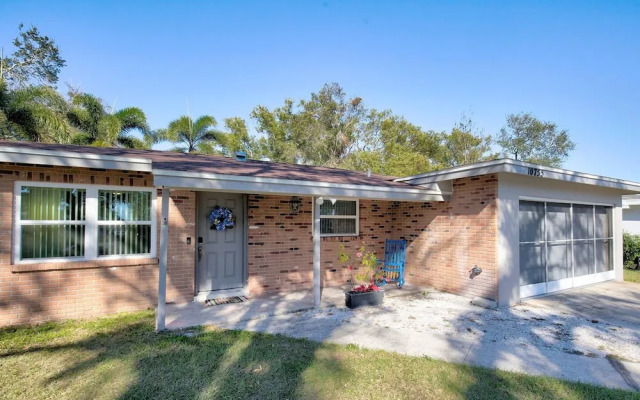 Sunny Escape-heated Pool