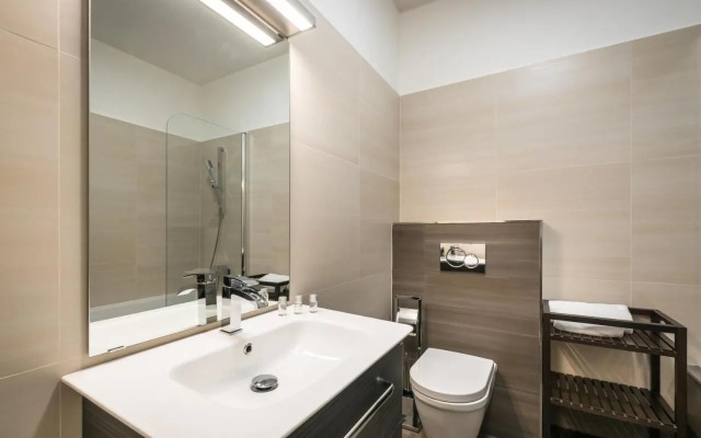 Luxury Modern Designed Oldtown Apartment