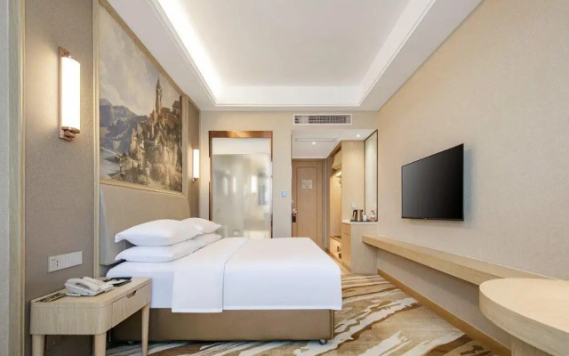 Vienna International Hotel (Wuhan Miaoshan Institute of Technology)