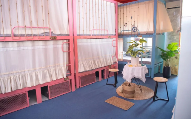 Grandma Lu Saigon - Pham Ngu Lao Str