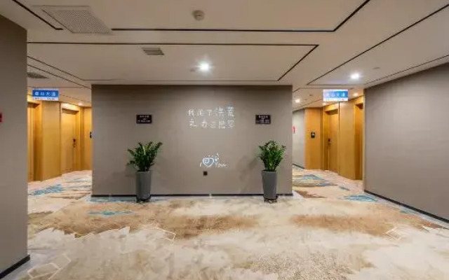 Rubik's Cube Hotel