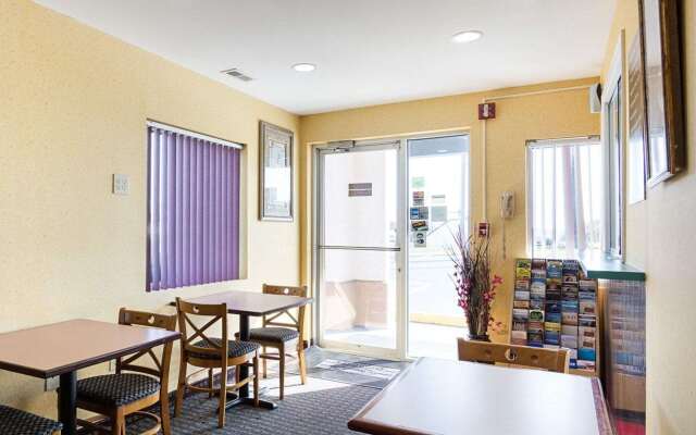 Econo Lodge Fredericksburg near I-95