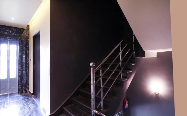 Lemon Grass by OYO Rooms