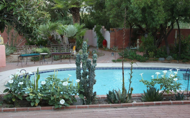 Azure Gate Bed And Breakfast