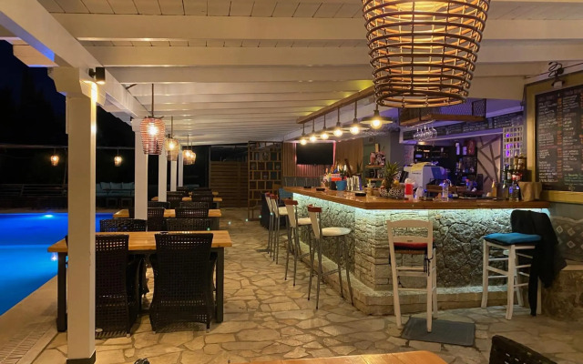 Hotel Paloma Blanca