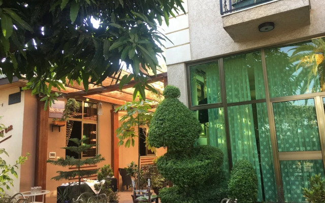 Jacaranda Hotel