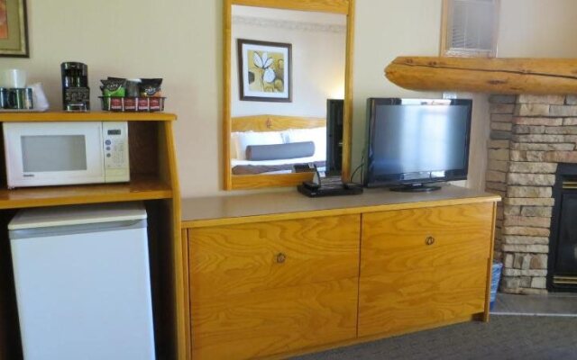 Waterton Glacier Suites