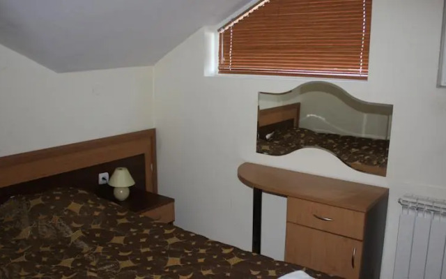 Two-Bedroom Apartment in Bojurland