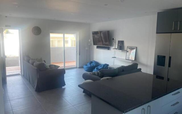 Spacious Villa. Large Rooftop. 4 Bedroom Sleeps 8