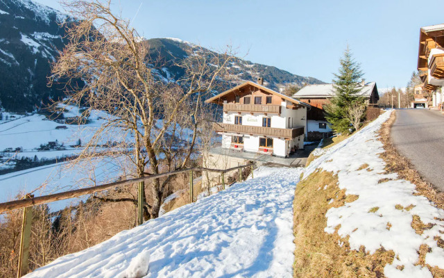 Stellar Holiday Home in Hippach With Balcony