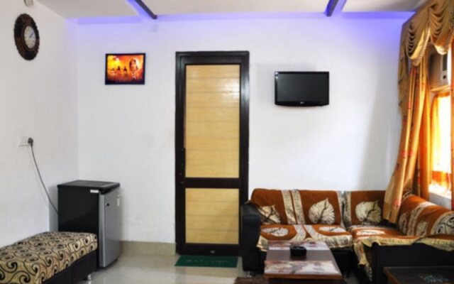 Hotel Pukhraj