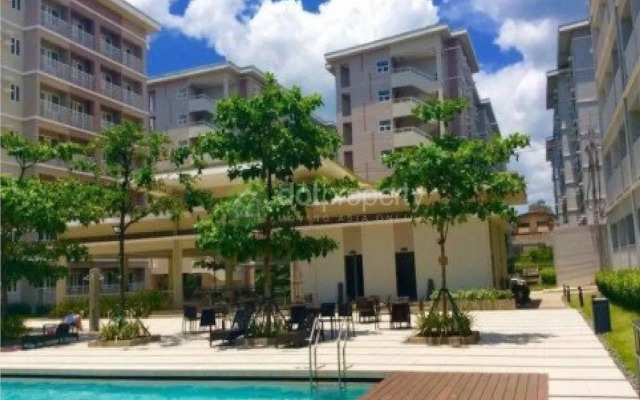 Trees Residences by Jhoy