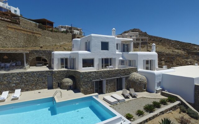 Villa DeLucien