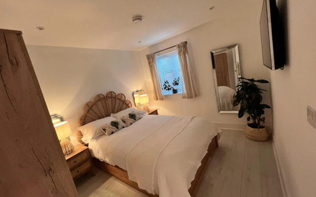 Warm, cosy apartment sleeps 4