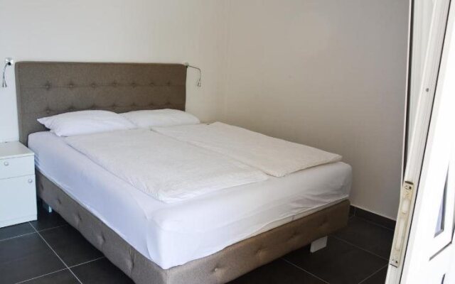 Zoran Apartments