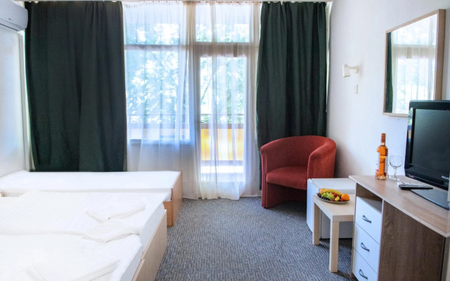 CE Napfény Hotel